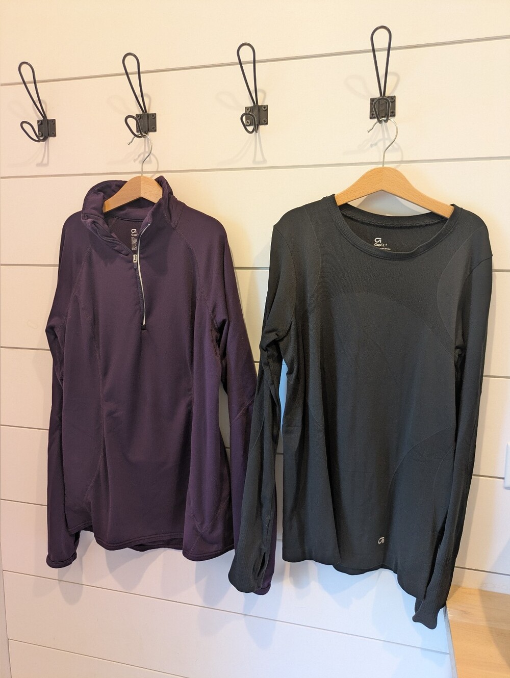 2 Gap Fit Long Sleeve Shirts, size Small